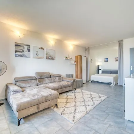 - Haus H, App 0h0406 Apartment *