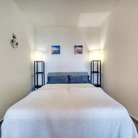 - Haus H, App 0h0406 *